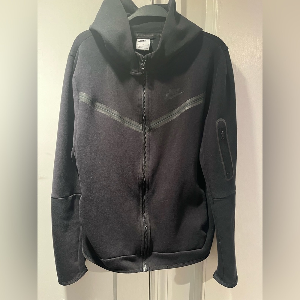 NIKE tech Hooded Sweat jacket, Boys Black size XL